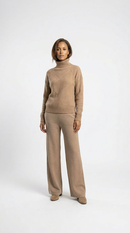 Serene Touch | Rollkragen-Strickpullover